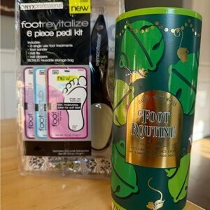 Foot Care Kit with Green and Gold Design